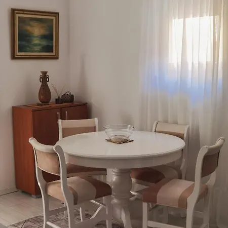 Lara * Budva